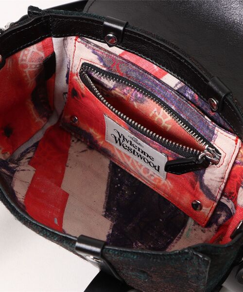 Vivienne Westwood（ヴィヴィアンウエストウッド）の「BETTINA MINI CROSSBODY（ハンドバッグ・レディース・チェック・FREE）」の4枚目の写真
