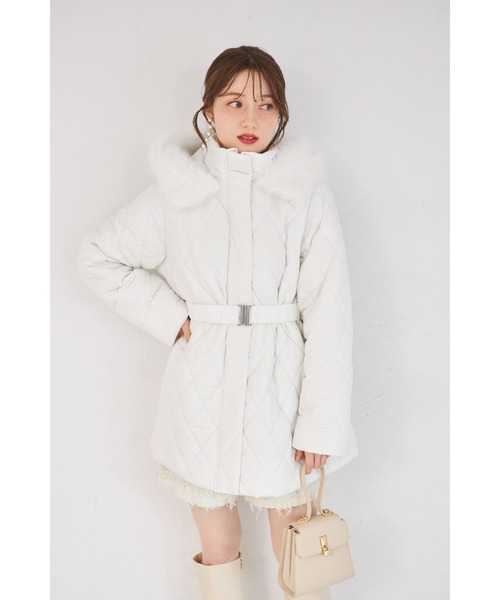 tocco closet(トッコ クローゼット)の「【ZOZO限定】フェイクファーフード付きタフタキルト中綿コート(その他アウター・レディース・オフホワイト/ブラック・M)」の6枚目の写真