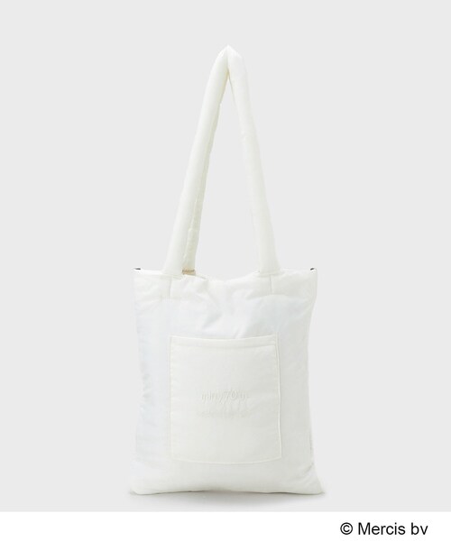 OPAQUE.CLIP（オペークドットクリップ）の「【コラボ】miffy ｘ OPAQUE.CLIP A4サイズ対応 軽量パフィートートバッグ（トートバッグ・レディース・オフホワイト/ブラック・00）」の6枚目の写真