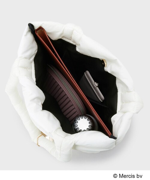 OPAQUE.CLIP（オペークドットクリップ）の「【コラボ】miffy ｘ OPAQUE.CLIP A4サイズ対応 軽量パフィートートバッグ（トートバッグ・レディース・オフホワイト/ブラック・00）」の10枚目の写真