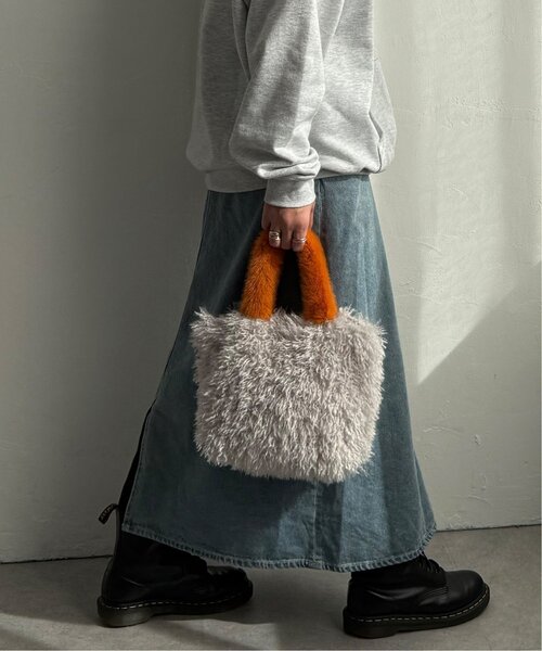 LBC(エルビーシー)の「エコファーカラー持ち手トートバッグ(トートバッグ・レディース・チャコール/ミント/ライトグレー・FREE)」の12枚目の写真