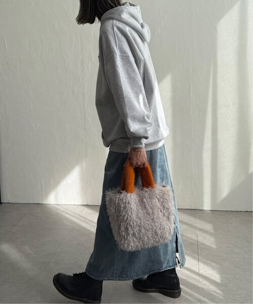 LBC(エルビーシー)の「エコファーカラー持ち手トートバッグ(トートバッグ・レディース・チャコール/ミント/ライトグレー・FREE)」の13枚目の写真