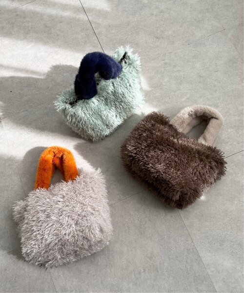 LBC(エルビーシー)の「エコファーカラー持ち手トートバッグ(トートバッグ・レディース・チャコール/ミント/ライトグレー・FREE)」の20枚目の写真