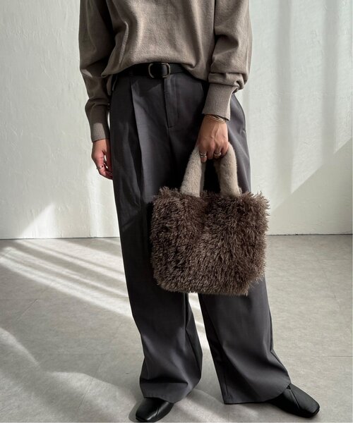 LBC(エルビーシー)の「エコファーカラー持ち手トートバッグ(トートバッグ・レディース・チャコール/ミント/ライトグレー・FREE)」の3枚目の写真