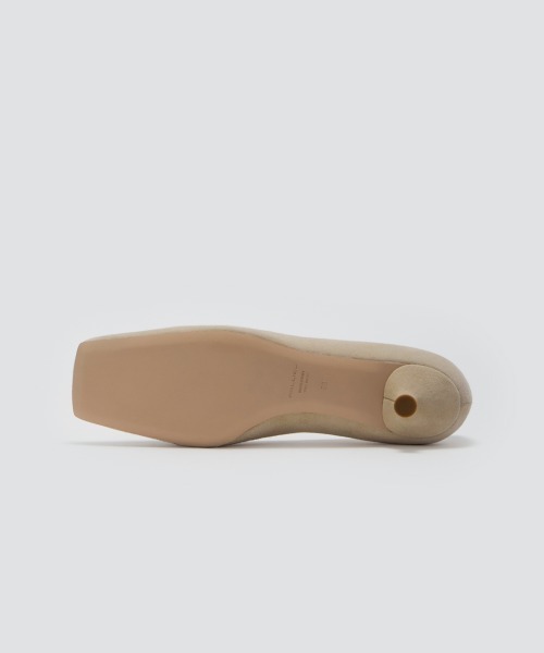 PELLICO(ペリーコ)の「NORA アネッリ パンプス 3.0cm LIGHT BEIGE(パンプス・レディース・ベージュ・35.5/36/36.5/37/37.5/38/35)」の5枚目の写真