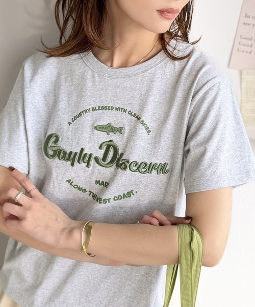 Java(ジャバ)の「《JaVaジャバコラボ》刺繍とプリントが織りなす唯一無二のデザイン。綿100%おさかな刺繍Tシャツ(Tシャツ/カットソー・レディース・ブラウン/チャコール/グレー/ネイビー・SMALL/MEDIUM/X-LARGE/LARGE)」の5枚目の写真