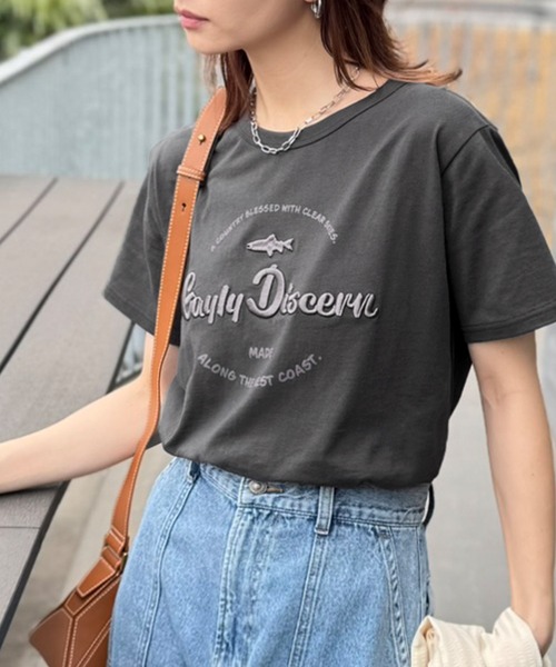 Java(ジャバ)の「《JaVaジャバコラボ》刺繍とプリントが織りなす唯一無二のデザイン。綿100%おさかな刺繍Tシャツ(Tシャツ/カットソー・レディース・ブラウン/チャコール/グレー/ネイビー・SMALL/MEDIUM/X-LARGE/LARGE)」の21枚目の写真