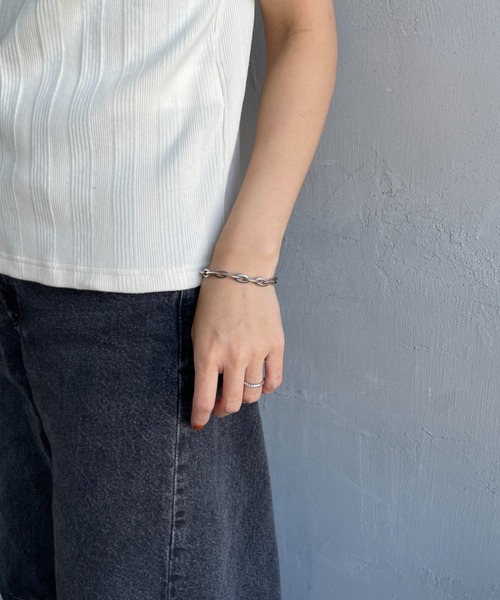 FRED PERRY（フレッドペリー）の「[FRED PERRY/フレッドペリー] 別注 ランダムリブ ワンポイントロゴ刺繍 リンガーTシャツ【追加】（Tシャツ/カットソー・レディース・チャコールグレー/ブラック/オートミール/キナリ/ブルー・8/10）」の9枚目の写真