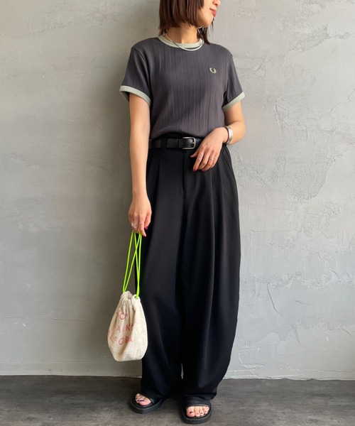 FRED PERRY（フレッドペリー）の「[FRED PERRY/フレッドペリー] 別注 ランダムリブ ワンポイントロゴ刺繍 リンガーTシャツ【追加】（Tシャツ/カットソー・レディース・チャコールグレー/ブラック/オートミール/キナリ/ブルー・8/10）」の16枚目の写真