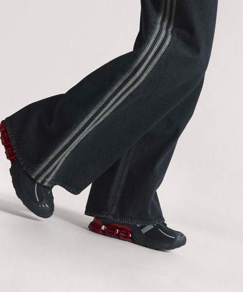 adidas（アディダス）の「ファイヤーバード アディレニウム トラックパンツ デニム / アディダスオリジナルス adidas Originals（デニムパンツ・レディース・ブラック・32W 30L/31W 30L/30W 30L/29/30/28/30/27/30/26/30/25/30/24/30）」の7枚目の写真