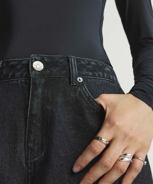 adidas（アディダス）の「ファイヤーバード アディレニウム トラックパンツ デニム / アディダスオリジナルス adidas Originals（デニムパンツ・レディース・ブラック・32W 30L/31W 30L/30W 30L/29/30/28/30/27/30/26/30/25/30/24/30）」の10枚目の写真