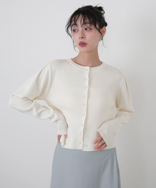 LIAN（リアン）の「クリアボタンニットカーディガン（カーディガン/ボレロ・レディース・ブラック/イエロー/ライム/ピンク/アイボリー・FREE）」の2枚目の写真
