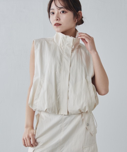 Lui's(ルイス)の「【セットアップ対応◎】バルーンコンパクトベスト(ベスト・レディース・ブラック/アイボリー・FREE)」の2枚目の写真