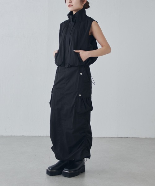 Lui's(ルイス)の「【セットアップ対応◎】バルーンコンパクトベスト(ベスト・レディース・ブラック/アイボリー・FREE)」の8枚目の写真