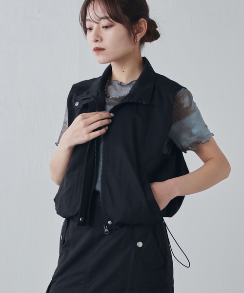 Lui's(ルイス)の「【セットアップ対応◎】バルーンコンパクトベスト(ベスト・レディース・ブラック/アイボリー・FREE)」の4枚目の写真