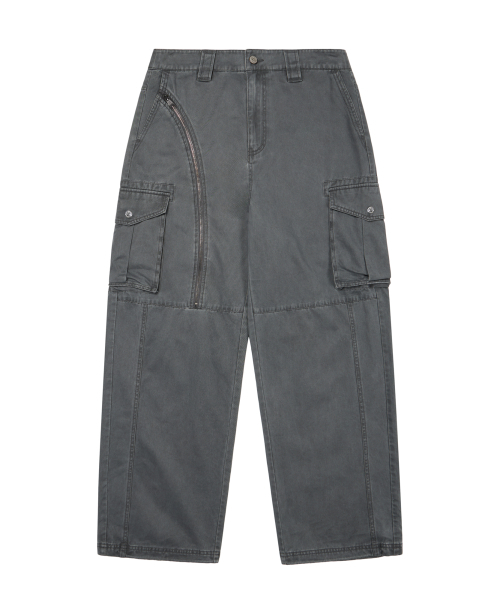 AAKAM(アーカム)の「Oblique Zippered Cargo Pants (Dark Gray)(その他パンツ・レディース・その他・1/2)」の2枚目の写真