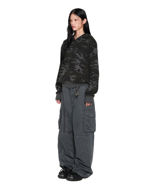 AAKAM(アーカム)の「Oblique Zippered Cargo Pants (Dark Gray)(その他パンツ・レディース・その他・1/2)」の5枚目の写真