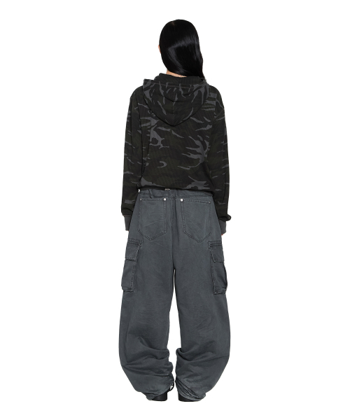 AAKAM(アーカム)の「Oblique Zippered Cargo Pants (Dark Gray)(その他パンツ・レディース・その他・1/2)」の7枚目の写真