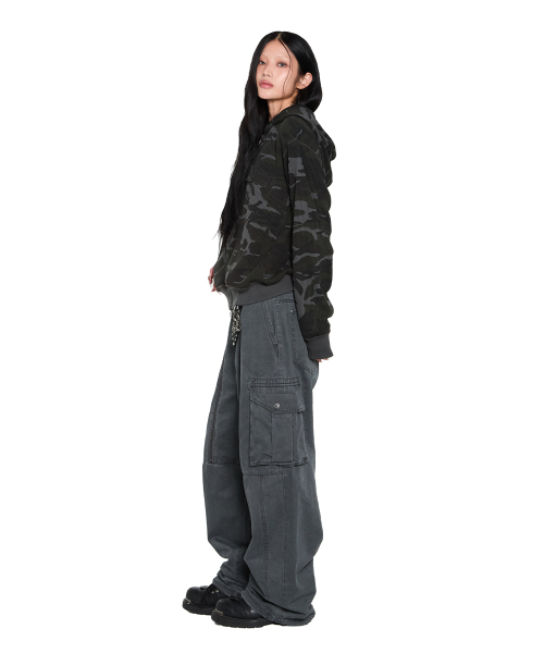 AAKAM(アーカム)の「Oblique Zippered Cargo Pants (Dark Gray)(その他パンツ・レディース・その他・1/2)」の8枚目の写真