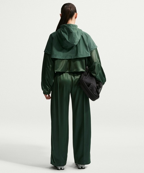 NIKE(ナイキ)の「NIKE AS W NSW BELTED PINTUCK PANT M IF0273(その他パンツ・レディース・ブラック/オリーブ・S/M)」の8枚目の写真
