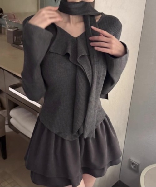 LADY LIKE(レディライク)の「【春夏新作】ストール付きフロントフリルもちもちトップス(Tシャツ/カットソー・レディース・アイボリー/ブラック/チャコールグレー・M)」の10枚目の写真