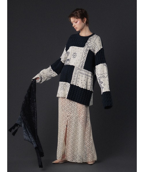 ELCHELE(エルチェレ)の「PAGE2026 #3 BANDANNA KNIT TOP(ニット/セーター・レディース・ネイビー・FREE)」の5枚目の写真