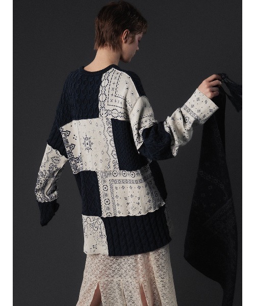 ELCHELE(エルチェレ)の「PAGE2026 #3 BANDANNA KNIT TOP(ニット/セーター・レディース・ネイビー・FREE)」の4枚目の写真