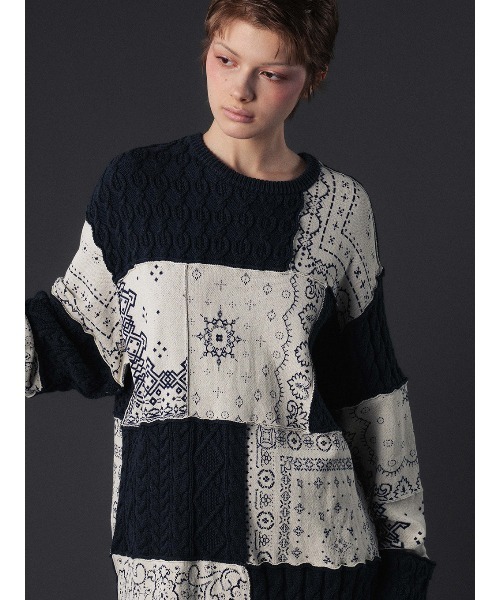 ELCHELE(エルチェレ)の「PAGE2026 #3 BANDANNA KNIT TOP(ニット/セーター・レディース・ネイビー・FREE)」の3枚目の写真