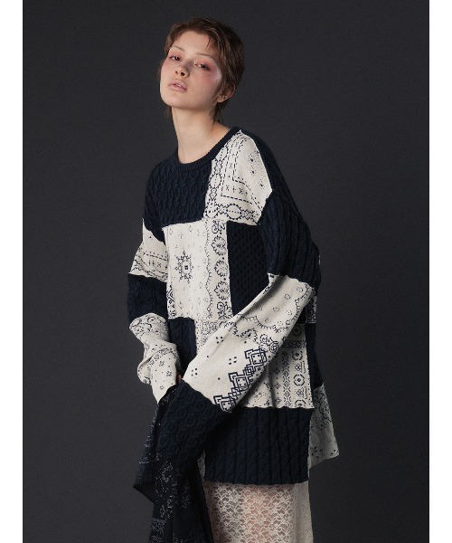 ELCHELE(エルチェレ)の「PAGE2026 #3 BANDANNA KNIT TOP(ニット/セーター・レディース・ネイビー・FREE)」の2枚目の写真