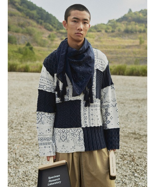 ELCHELE(エルチェレ)の「PAGE2026 #3 BANDANNA KNIT TOP(ニット/セーター・レディース・ネイビー・FREE)」の6枚目の写真