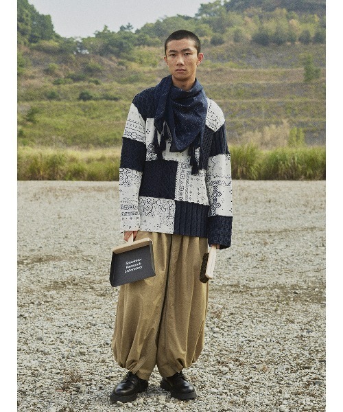 ELCHELE(エルチェレ)の「PAGE2026 #3 BANDANNA KNIT TOP(ニット/セーター・レディース・ネイビー・FREE)」の7枚目の写真