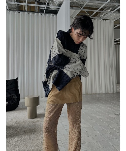 ELCHELE(エルチェレ)の「PAGE2026 #3 BANDANNA KNIT TOP(ニット/セーター・レディース・ネイビー・FREE)」の9枚目の写真