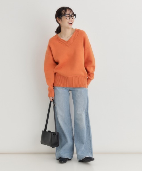 Right-on（ライトオン）の「【HONEYSUCKLE ROSE】コットン混 Vネック セーター (ベーシック / 通気性 / リラックススタイル)（ニット/セーター・レディース・ダークグレー/ベージュ/オレンジ・L/S/M）」の8枚目の写真