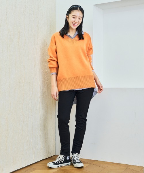 Right-on（ライトオン）の「【HONEYSUCKLE ROSE】コットン混 Vネック セーター (ベーシック / 通気性 / リラックススタイル)（ニット/セーター・レディース・ダークグレー/ベージュ/オレンジ・L/S/M）」の10枚目の写真