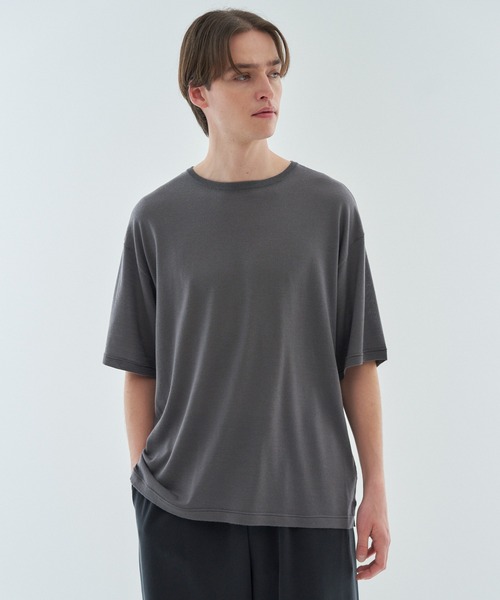 ESTNATION(エストネーション)の「ESTNATION / ウルトラファインウール ニットTシャツ(Tシャツ/カットソー・メンズ・ベージュ/チャコールグレー/ブラウン・LARGE/MEDIUM)」の22枚目の写真