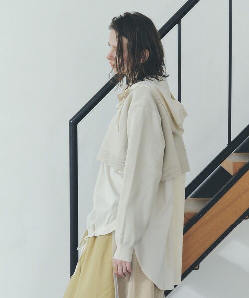 Editt by YECCA VECCA（エディットバイイェッカヴェッカ）の「ZIPニットレイヤードフーディーシャツ（シャツ/ブラウス・レディース・ネイビー/ブラック/ライトベージュ・FREE）」の16枚目の写真