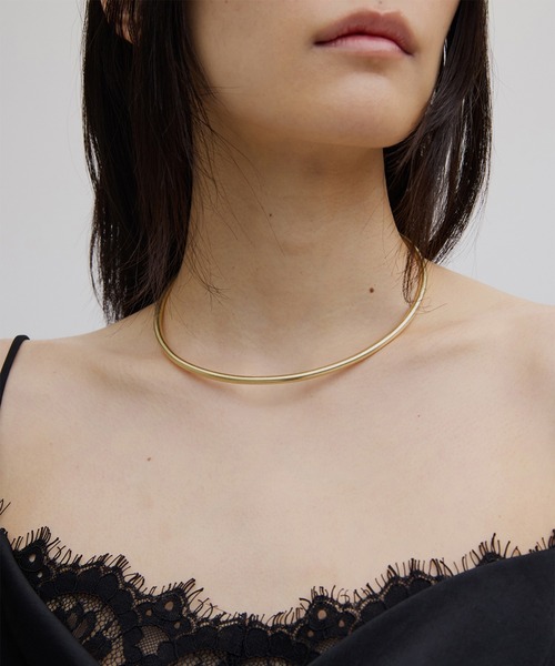 Ameri(アメリ)の「2WAY NUANCE CURVE CHOKER(チョーカー・レディース・ゴールド/シルバー・FREE)」の2枚目の写真