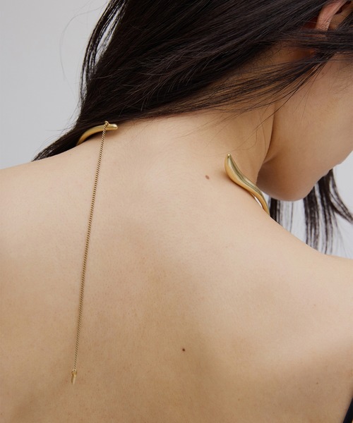 Ameri(アメリ)の「2WAY NUANCE CURVE CHOKER(チョーカー・レディース・ゴールド/シルバー・FREE)」の5枚目の写真