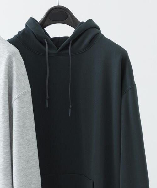 URBAN RESEARCH(アーバンリサーチ)の「DAIWA PIER39 TECH SWEAT HOODIE(パーカー・メンズ・スミクロ/グレー・LARGE/X-LARGE/SMALL/MEDIUM)」の4枚目の写真
