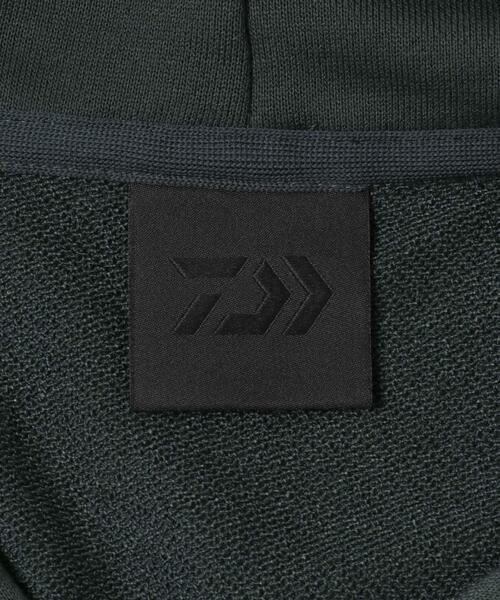 URBAN RESEARCH(アーバンリサーチ)の「DAIWA PIER39 TECH SWEAT HOODIE(パーカー・メンズ・スミクロ/グレー・LARGE/X-LARGE/SMALL/MEDIUM)」の10枚目の写真