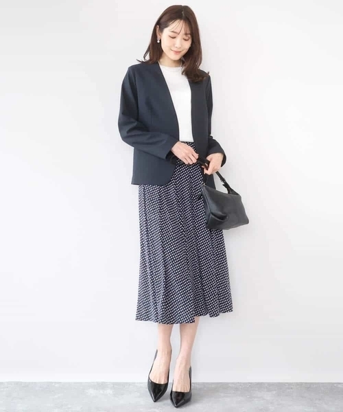 MK MICHEL KLEIN（エムケーミッシェルクラン）の「[イージーケア/洗える]幾何柄ジャージータックスカート（スカート・レディース・ライトブルー/ネイビー・38）」の8枚目の写真