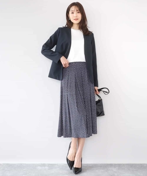 MK MICHEL KLEIN（エムケーミッシェルクラン）の「[イージーケア/洗える]幾何柄ジャージータックスカート（スカート・レディース・ライトブルー/ネイビー・38）」の9枚目の写真