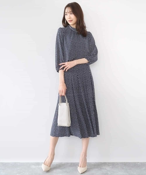 MK MICHEL KLEIN（エムケーミッシェルクラン）の「[イージーケア/洗える]幾何柄ジャージータックスカート（スカート・レディース・ライトブルー/ネイビー・38）」の12枚目の写真