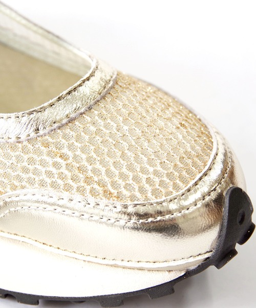 Minnetonka(ミネトンカ)の「MINNETONKA(ミネトンカ) / メリージェーンスニーカー 26M01(スニーカー・レディース・ゴールド/ブラウン/ブラック/アイボリー・10/6/7/8/9)」の14枚目の写真