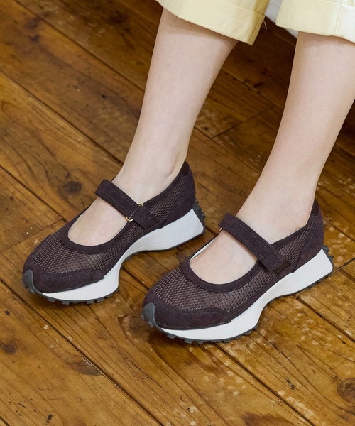 Minnetonka(ミネトンカ)の「MINNETONKA(ミネトンカ) / メリージェーンスニーカー 26M01(スニーカー・レディース・ゴールド/ブラウン/ブラック/アイボリー・10/6/7/8/9)」の16枚目の写真