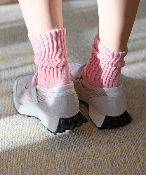 Minnetonka(ミネトンカ)の「MINNETONKA(ミネトンカ) / メリージェーンスニーカー 26M01(スニーカー・レディース・ゴールド/ブラウン/ブラック/アイボリー・10/6/7/8/9)」の17枚目の写真