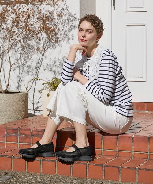 Minnetonka(ミネトンカ)の「MINNETONKA(ミネトンカ) / メリージェーンスニーカー 26M01(スニーカー・レディース・ゴールド/ブラウン/ブラック/アイボリー・10/6/7/8/9)」の21枚目の写真