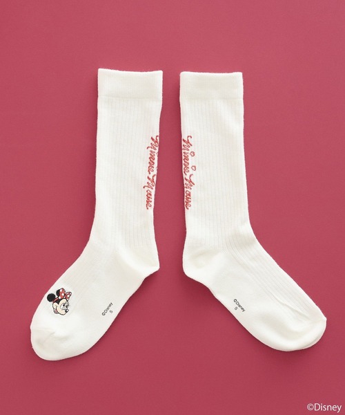 Disney(ディズニー)の「Disney/アソート刺繍入り靴下(ソックス/靴下・レディース・チャコールグレー/ライトブルー/レッド/ブラウン/グリーン/ラベンダー・FREE)」の1枚目の写真