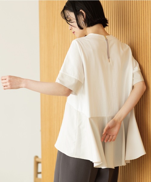 OPAQUE.CLIP（オペークドットクリップ）の「ペプラム切替ドッキングトップス（Tシャツ/カットソー・レディース・ブラック/チャコール/ホワイト系5・40/38）」の2枚目の写真