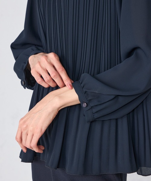 GALLORIA（ギャローリア）の「【洗濯機で洗える】プリーツブラウス（シャツ/ブラウス・レディース・アイボリー/ライトピンク/ネイビー・L/LL/M/S）」の9枚目の写真